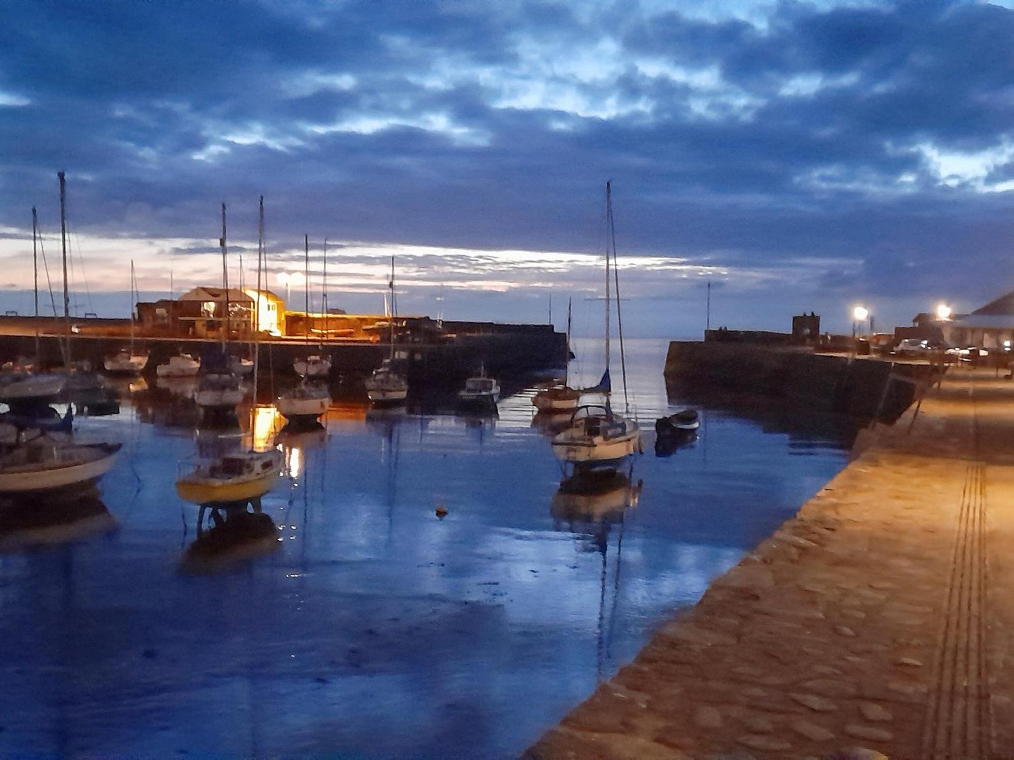 The Snug Villa Aberaeron Bagian luar foto